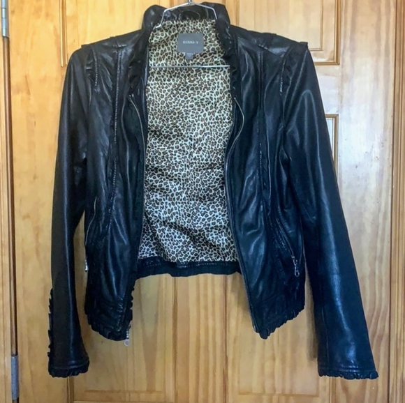 Beautiful like new Kenna T leather jacket. - Picture 4 of 4